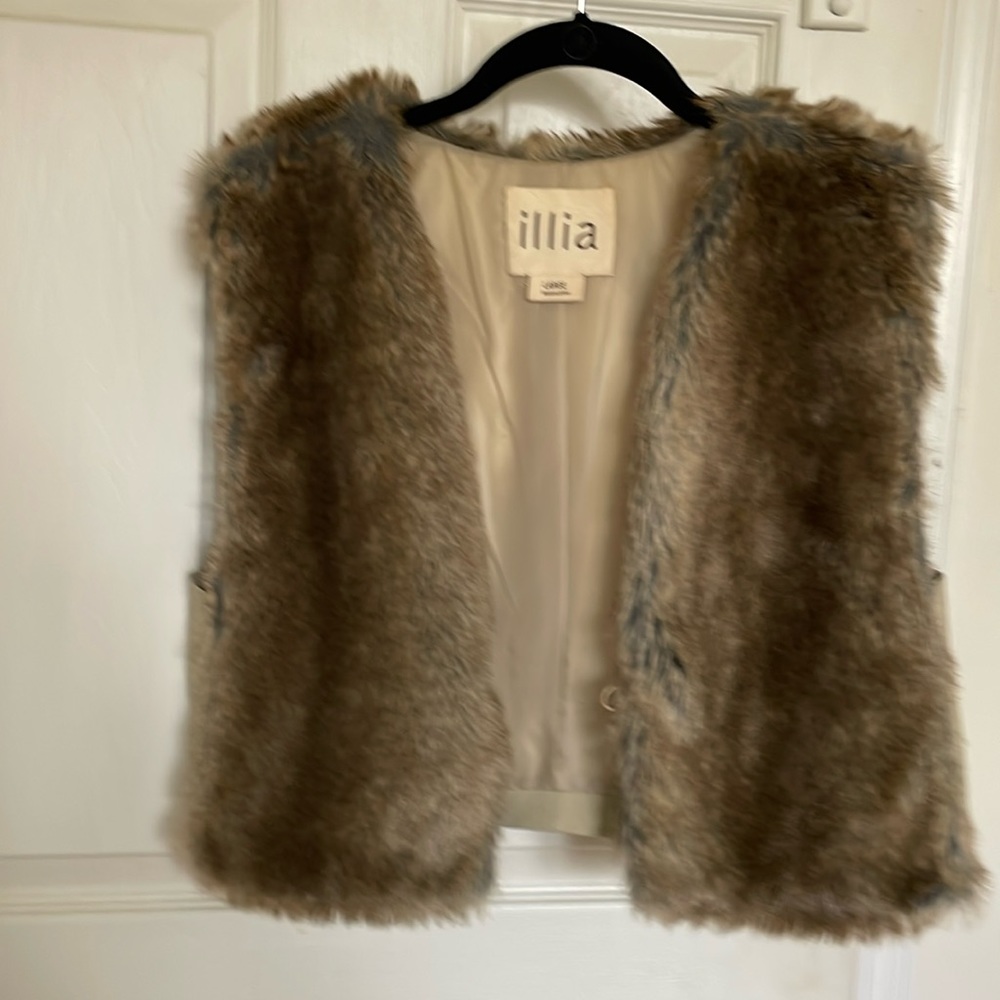 Illia Anthropologie Faux Fur Leather vest